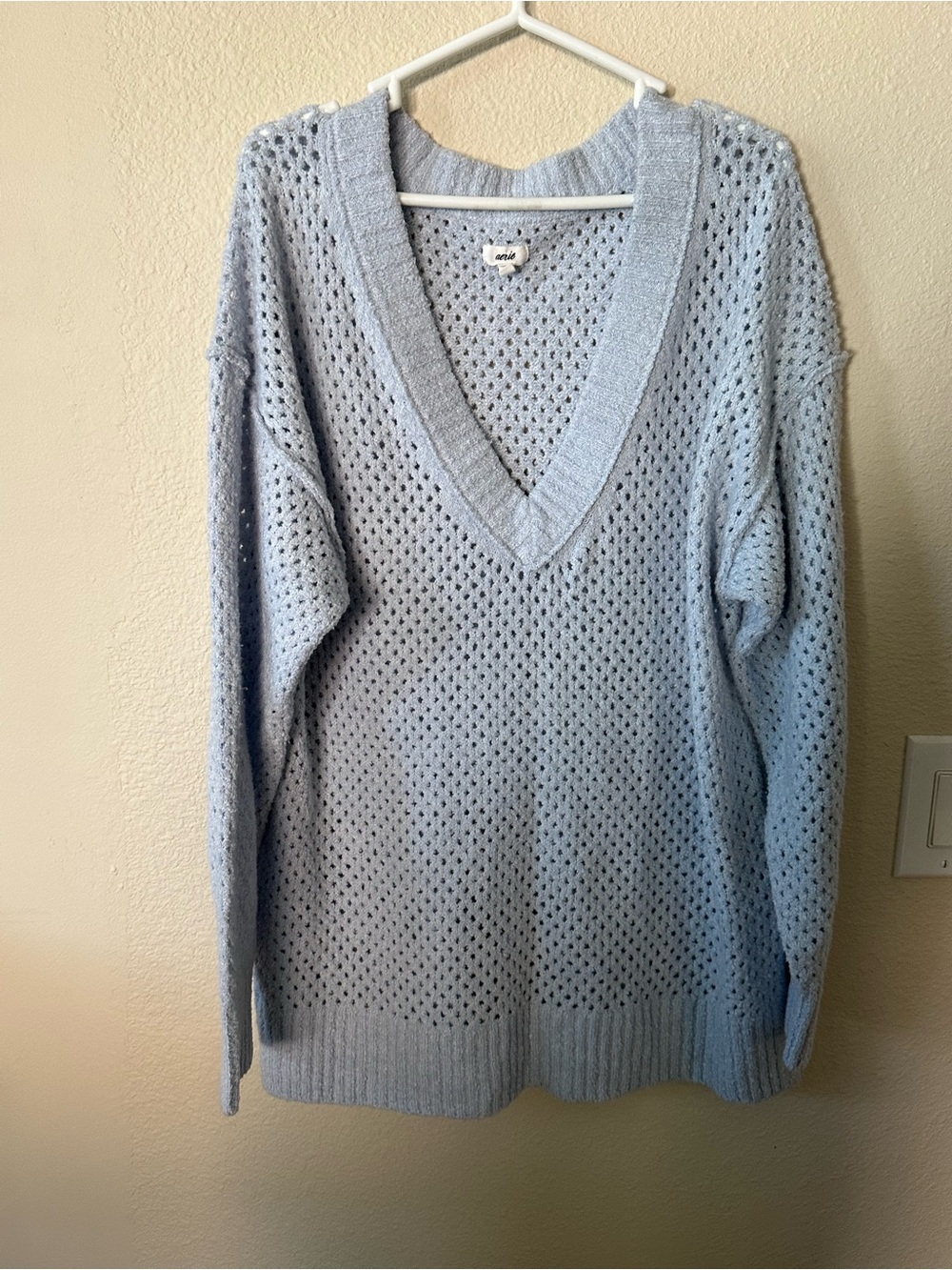 Aerie women's Soft Sky Blue Open-Knit V-Neck Sweater size M/ NWOT 1043
